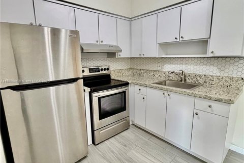 Снять в аренду квартиру в Холливуд, Флорида 1 спальня, 58.53м2, № 1942092 - фото 4