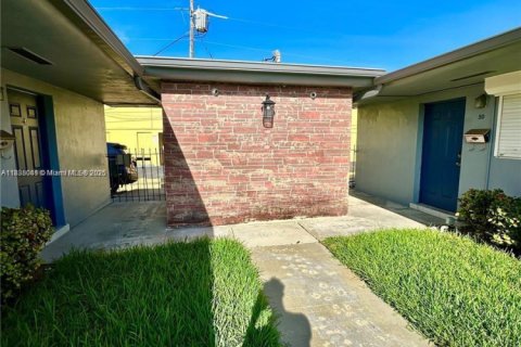 Снять в аренду квартиру в Холливуд, Флорида 1 спальня, 58.53м2, № 1942092 - фото 16