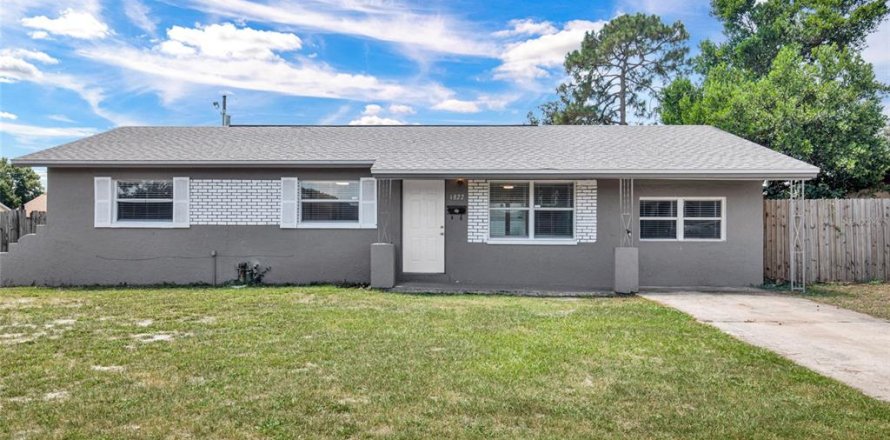 House in Orlando, Florida 3 bedrooms, 116.13 sq.m. № 2222753