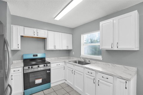 House in Orlando, Florida 3 bedrooms, 116.13 sq.m. № 2222753 - photo 13