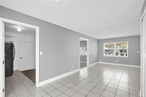 House in Orlando, Florida 3 bedrooms, 116.13 sq.m. № 2222753 - photo 9