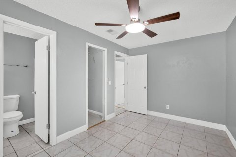 House in Orlando, Florida 3 bedrooms, 116.13 sq.m. № 2222753 - photo 21