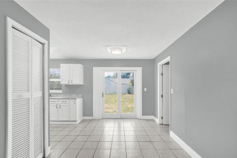 House in Orlando, Florida 3 bedrooms, 116.13 sq.m. № 2222753 - photo 7
