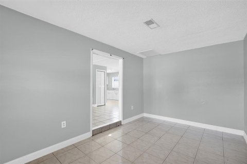 House in Orlando, Florida 3 bedrooms, 116.13 sq.m. № 2222753 - photo 18