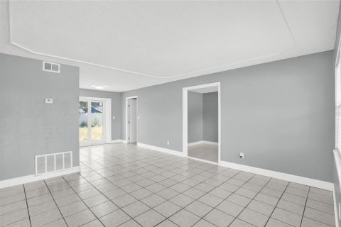 House in Orlando, Florida 3 bedrooms, 116.13 sq.m. № 2222753 - photo 4