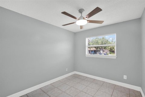 House in Orlando, Florida 3 bedrooms, 116.13 sq.m. № 2222753 - photo 28