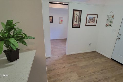 Снять в аренду кондоминиум в Апопка, Флорида 3 комнаты, 29.73м2, № 2239493 - фото 6