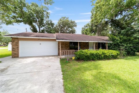 House in Ocala, Florida 4 bedrooms, 135.45 sq.m. № 2131082