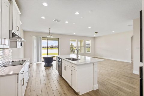 House in Winter Garden, Florida 5 bedrooms, 299.8 sq.m. № 1771664 - photo 4