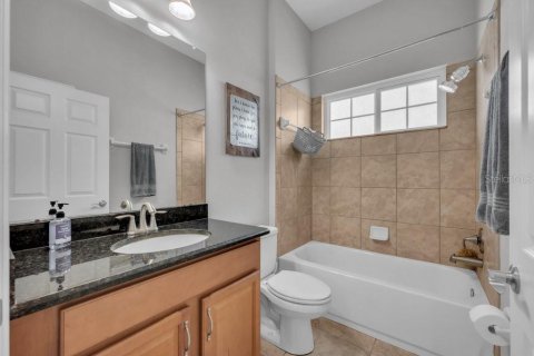 House in Fish Hawk, Florida 4 bedrooms, 300.17 sq.m. № 2204276 - photo 20
