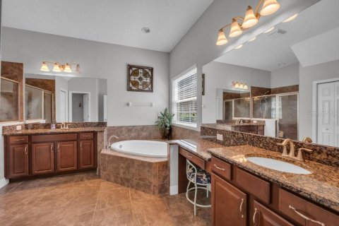 House in Fish Hawk, Florida 4 bedrooms, 300.17 sq.m. № 2204276 - photo 18