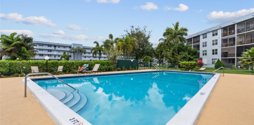 Condo in Oakland Park, Florida, 2 bedrooms  № 1096275