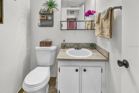 Condo in Largo, Florida, 1 bedroom  № 1812822 - photo 18