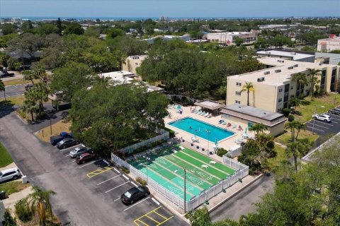 Condo in Largo, Florida, 1 bedroom  № 1812822 - photo 27