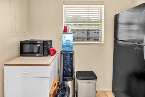 Condo in Largo, Florida, 1 bedroom  № 1812822 - photo 6