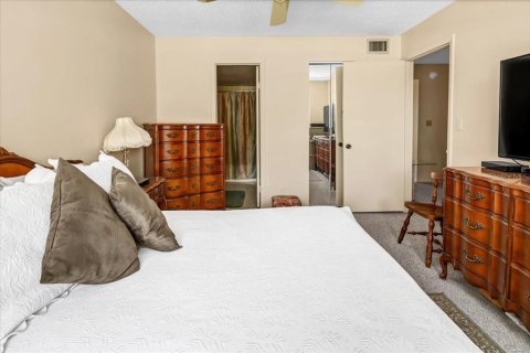 Condo in Largo, Florida, 1 bedroom  № 1812822 - photo 15
