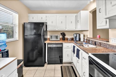 Condo in Largo, Florida, 1 bedroom  № 1812822 - photo 4