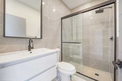 Villa ou maison à vendre à Miami, Floride: 4 chambres, 240.99 m2 № 1738294 - photo 19