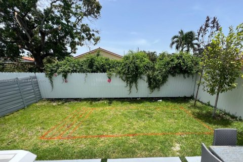 Villa ou maison à vendre à Miami, Floride: 4 chambres, 240.99 m2 № 1738294 - photo 21