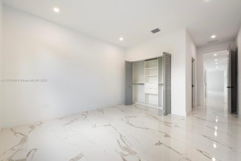 Villa ou maison à vendre à Miami, Floride: 4 chambres, 240.99 m2 № 1738294 - photo 18