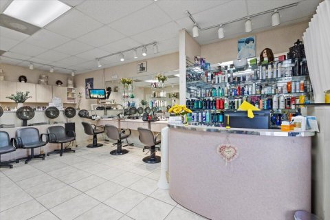 Commercial property in Port St. Lucie, Florida № 2078268 - photo 8