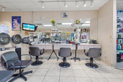 Commercial property in Port St. Lucie, Florida № 2078268 - photo 12