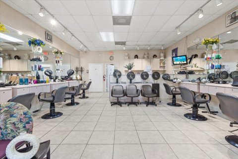 Commercial property in Port St. Lucie, Florida № 2078268 - photo 13