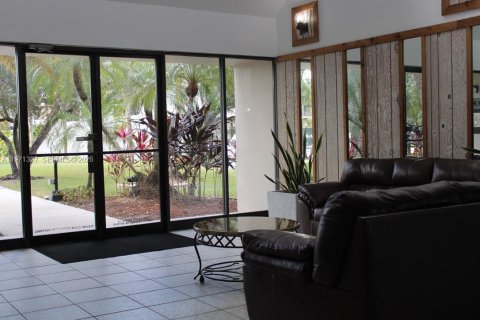 Condominio en alquiler en Weston, Florida, 2 dormitorios, 102.75 m2 № 2032250 - foto 2