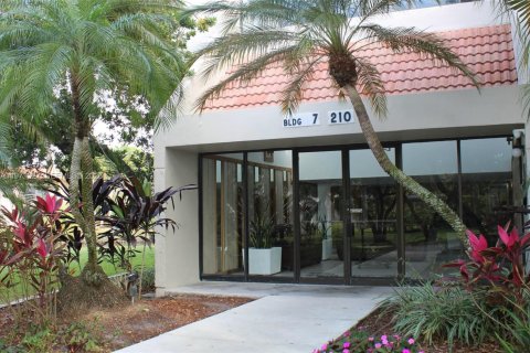 Condominio en Weston, Florida, 2 dormitorios  № 2032250