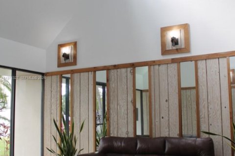 Condominio en alquiler en Weston, Florida, 2 dormitorios, 102.75 m2 № 2032250 - foto 3