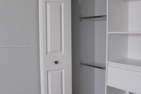 Condominio en alquiler en Weston, Florida, 2 dormitorios, 102.75 m2 № 2032250 - foto 16