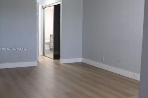 Condominio en alquiler en Weston, Florida, 2 dormitorios, 102.75 m2 № 2032250 - foto 10