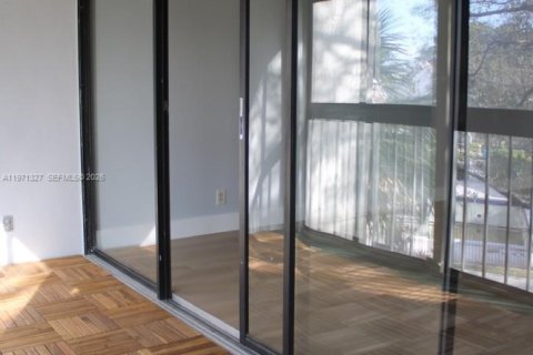 Condominio en alquiler en Weston, Florida, 2 dormitorios, 102.75 m2 № 2032250 - foto 18