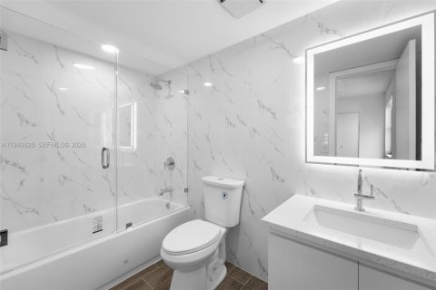 Condo in Miami, Florida, 3 bedrooms № 1998016 - photo 12