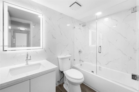 Condo in Miami, Florida, 3 bedrooms № 1998016 - photo 8