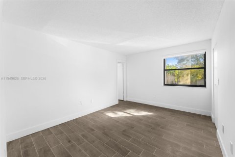 Condo in Miami, Florida, 3 bedrooms № 1998016 - photo 9