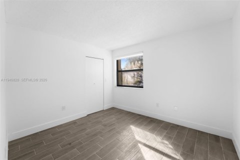 Condo in Miami, Florida, 3 bedrooms № 1998016 - photo 13