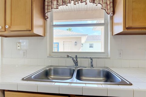 Купить дуплекс в Киссимми, Флорида 5 комнат, 122.35м2, № 2150228 - фото 18