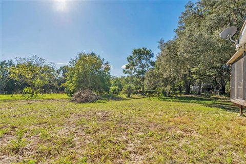 House in Lady Lake, Florida 3 bedrooms, 140.47 sq.m. № 2410075 - photo 24