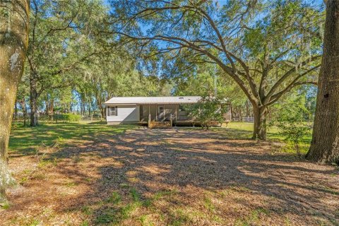 House in Lady Lake, Florida 3 bedrooms, 140.47 sq.m. № 2410075 - photo 22