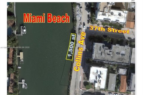 Terreno en venta en Miami Beach, Florida № 1939621 - foto 1