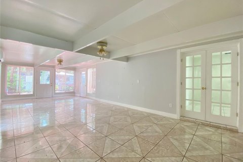 House in Tampa, Florida 3 bedrooms, 144.74 sq.m. № 1771304 - photo 12