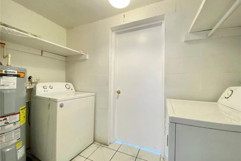 House in Tampa, Florida 3 bedrooms, 144.74 sq.m. № 1771304 - photo 11