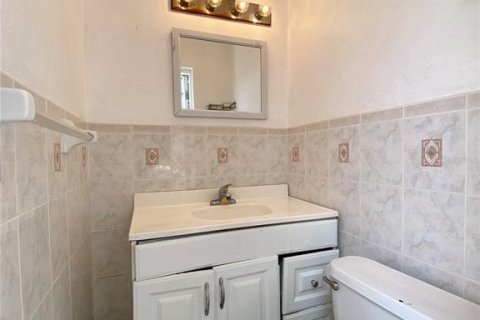 House in Tampa, Florida 3 bedrooms, 144.74 sq.m. № 1771304 - photo 18