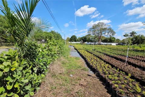 Terreno en venta en Miami, Florida № 1867937 - foto 2