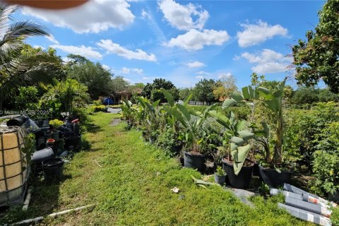 Terreno en venta en Miami, Florida № 1867937 - foto 15