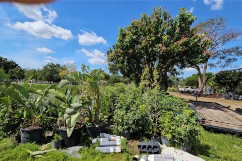 Terreno en venta en Miami, Florida № 1867937 - foto 16