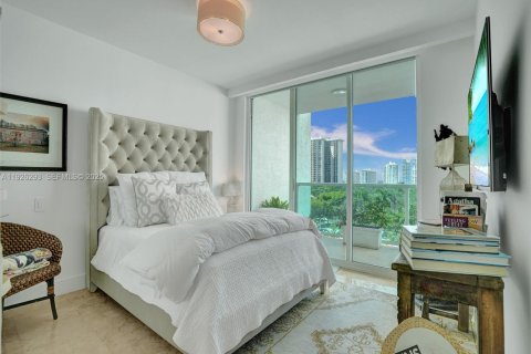 Condo in Aventura, Florida, 3 bedrooms  № 2076770 - photo 30