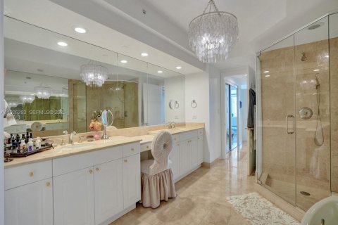 Condo in Aventura, Florida, 3 bedrooms  № 2076770 - photo 17