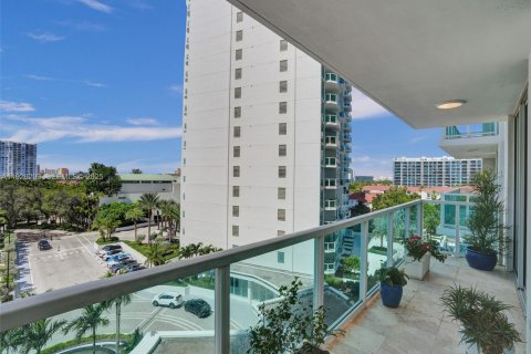 Condo in Aventura, Florida, 3 bedrooms  № 2076770 - photo 26